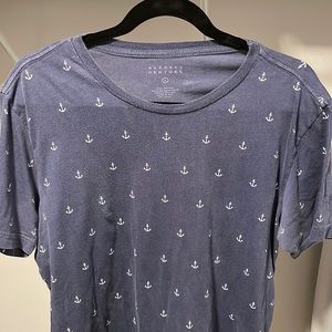 Barneys New York Men T-Shirt, Navy and white, faded look. 100% cotton